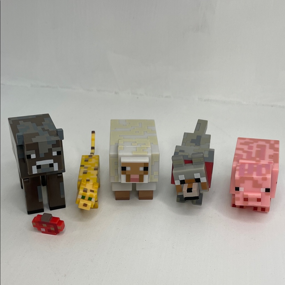 Minecraft Lot of 5 animals and Mushroom.